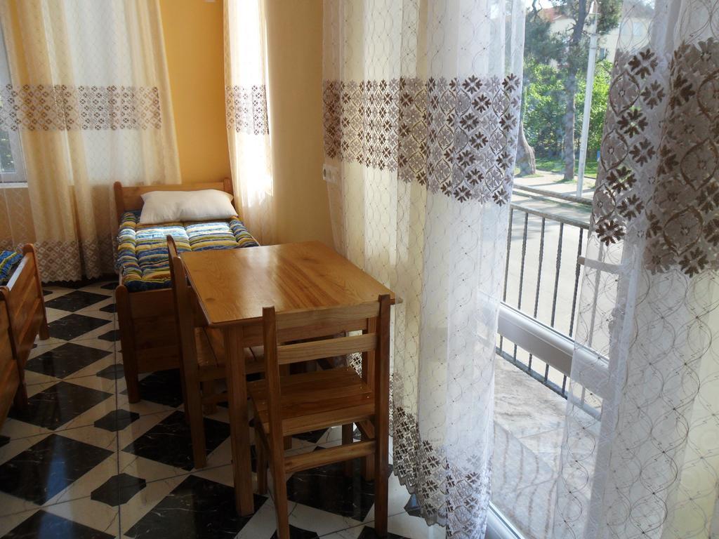 Guest House Nika Kobuleti Exterior foto