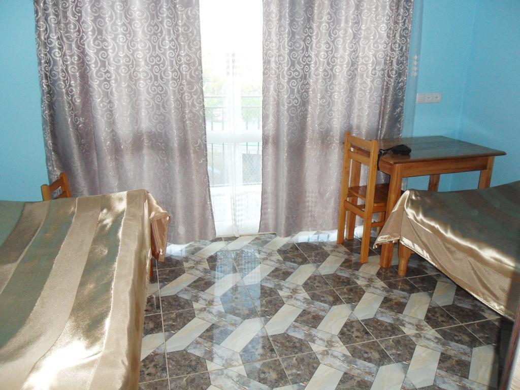 Guest House Nika Kobuleti Exterior foto