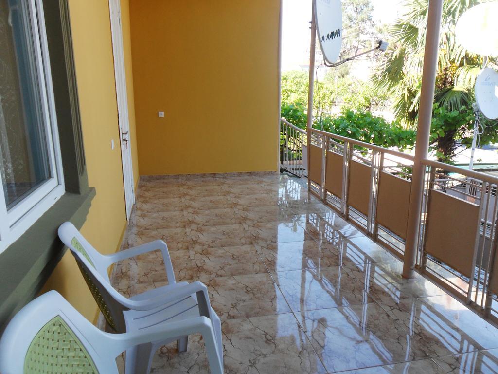 Guest House Nika Kobuleti Exterior foto