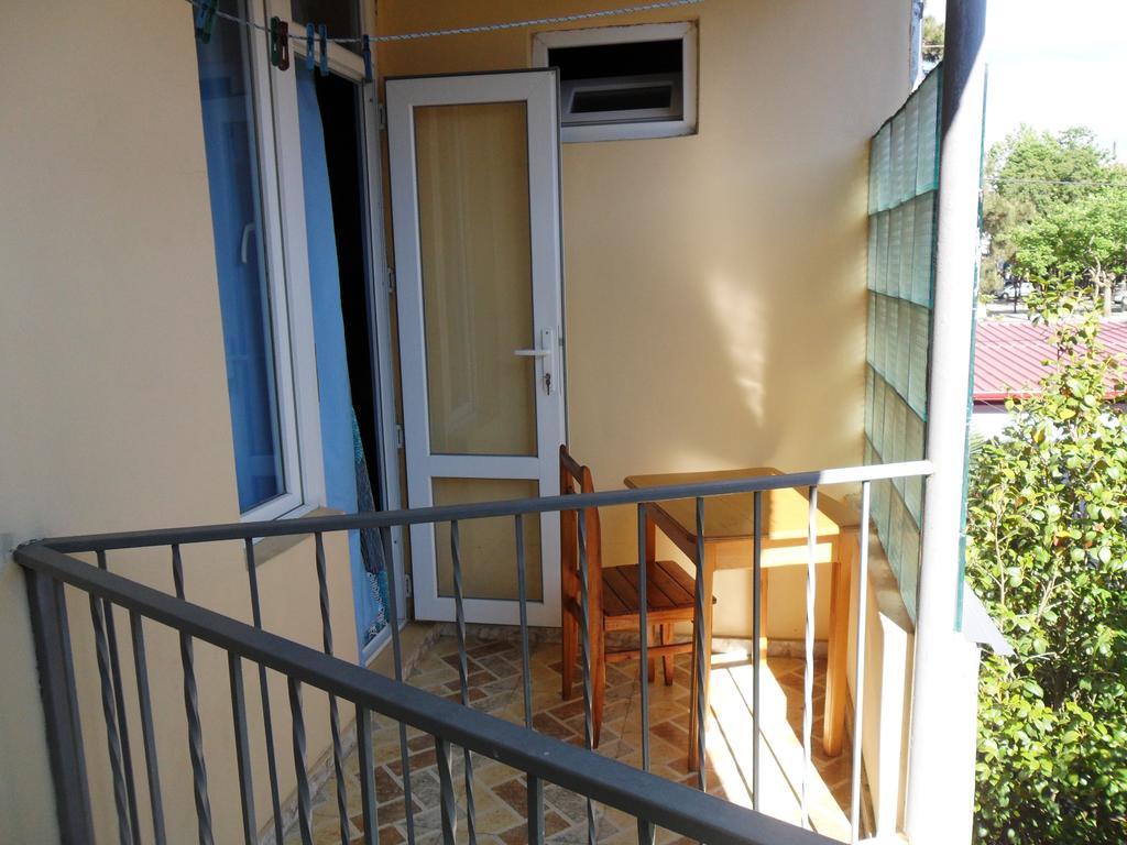 Guest House Nika Kobuleti Exterior foto